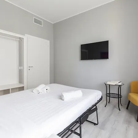 Hostly-the Happya Lodge-by San Giovanni Laterano *