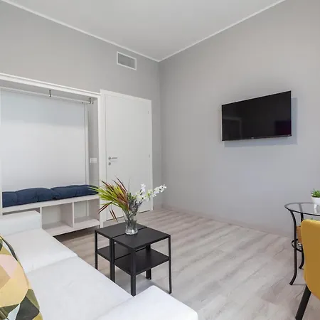 Apartament Hostly-the Happya Lodge-by San Giovanni Laterano